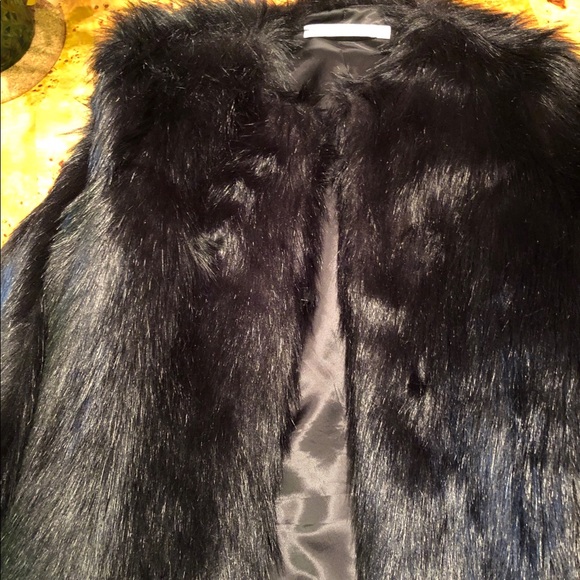& Other Stories Faux Fur Black Coat - Picture 2 of 2